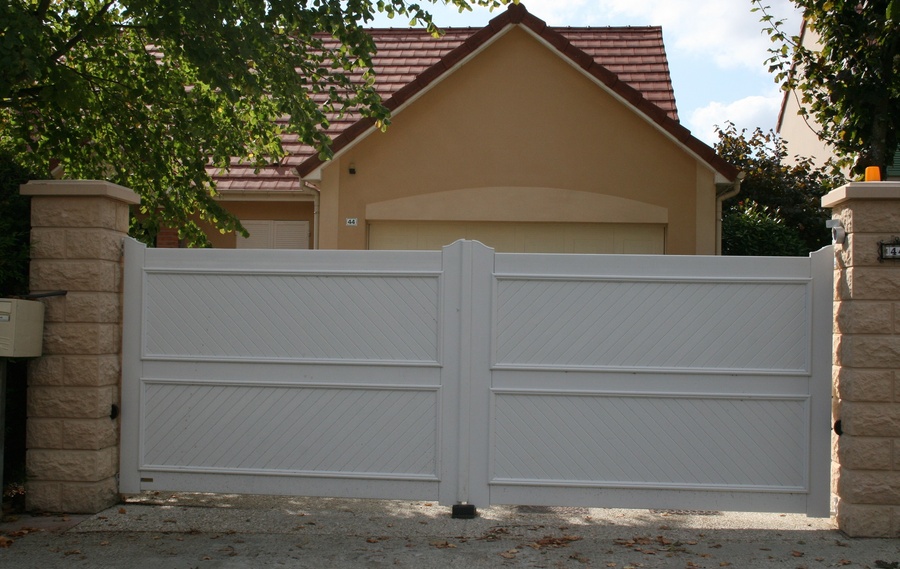 Nos mod&egrave;les de portails PVC &agrave;&nbsp;POISSON